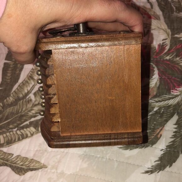 Vintage Antique Wooden Coaster Set of 7 - Picture 5 of 9